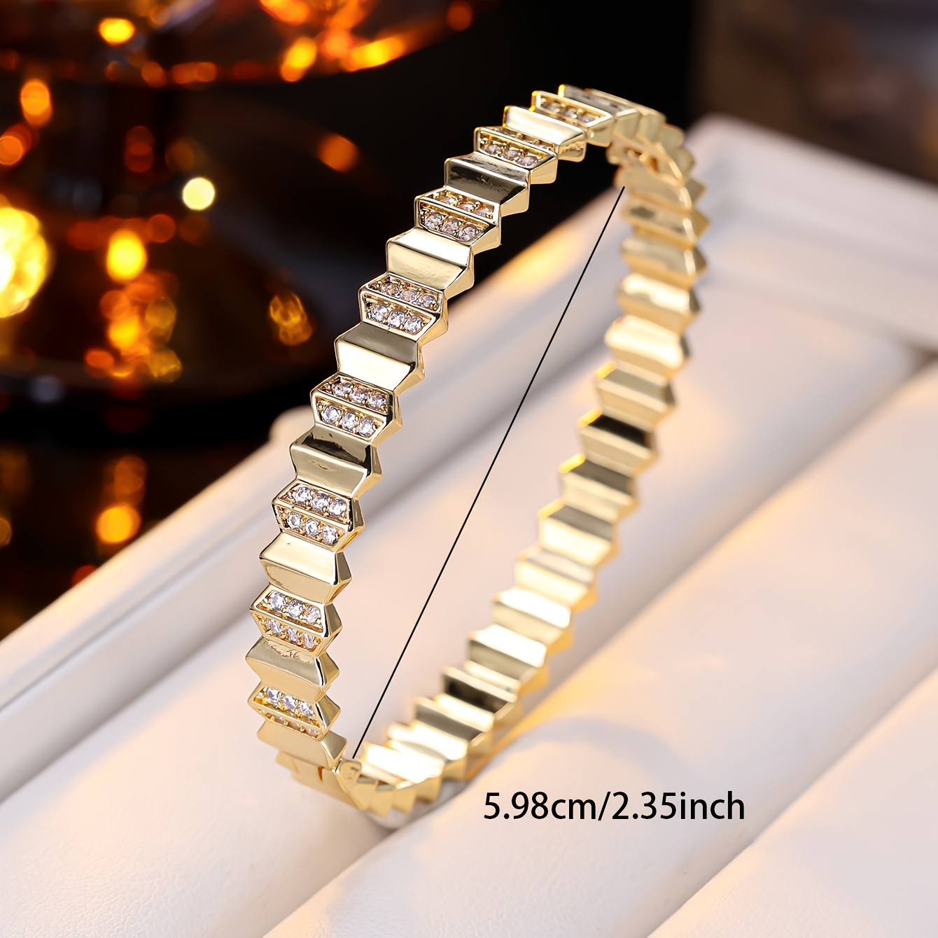 Women's Luxurious Hexagonal Geometric Design Bracelet
